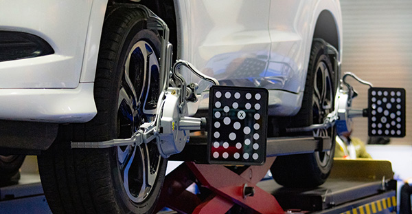 5 Signs You Need Wheel Alignment ASAP | NOLA Automotive Repairs