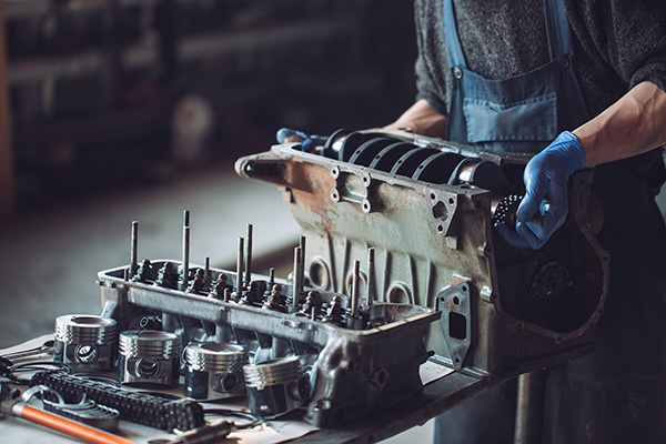 Should You Choose Engine Overhaul Or Engine Replacement For Severe Damage Instead of Engine Repair?